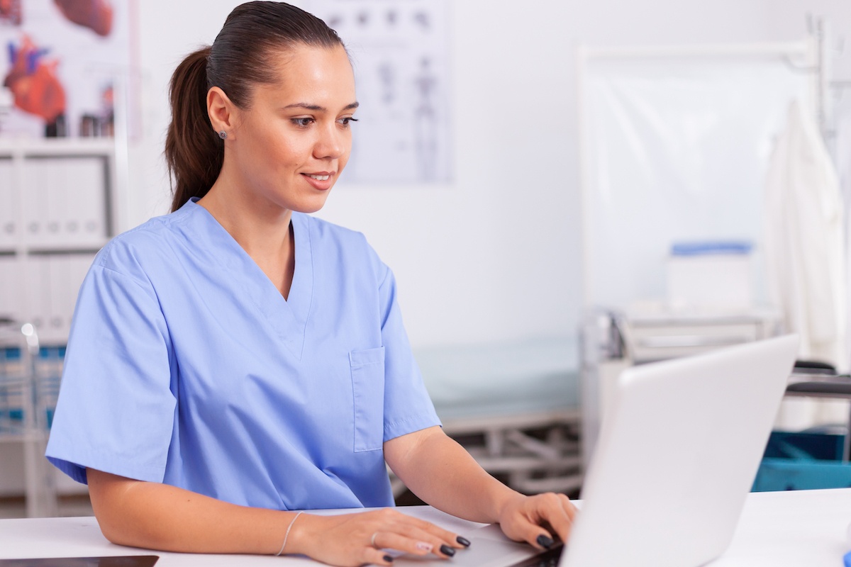 9 Benefits of Buying Your Medical Supplies Online