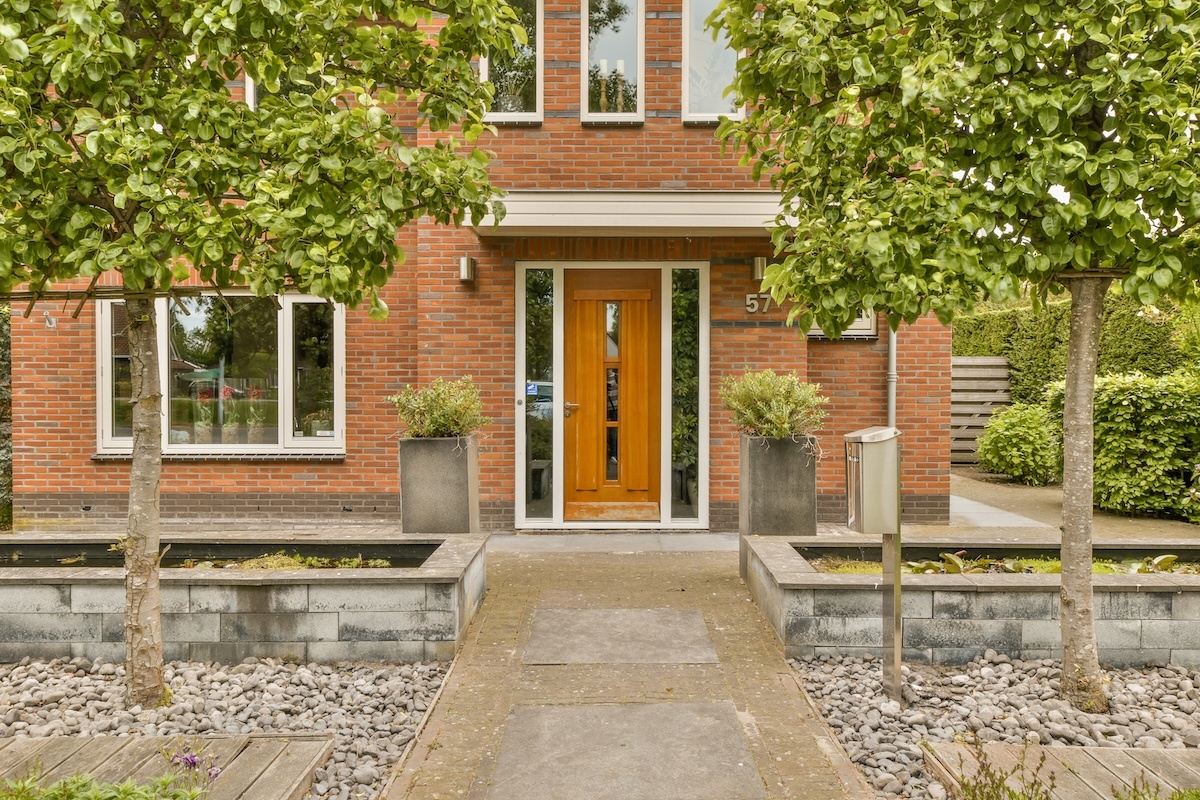 Elevate Your Curb Appeal: Insider Secrets Shared by Jennifer Miree Cope