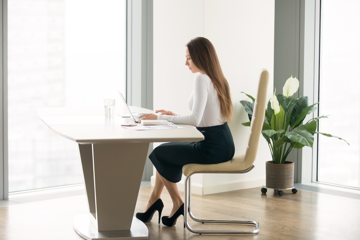 What Makes a Good Office Desk?